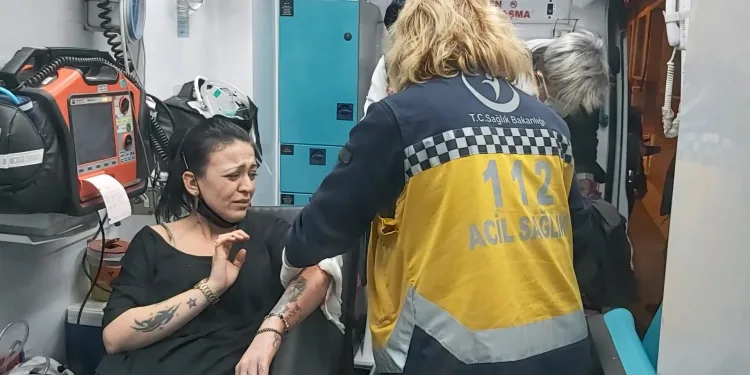 Uzaklaştırma kararı aldıran eski sevgilisini bıçakladı