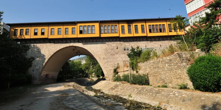 Irgandı Köprüsü’ne hırsızlar dadandı