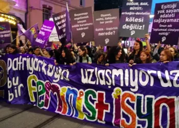 Feminist Gece Yürüyüşü’ne 13 gözaltı