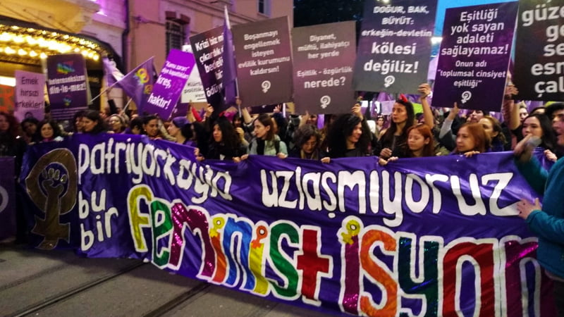 Feminist Gece Yürüyüşü'ne 13 gözaltı