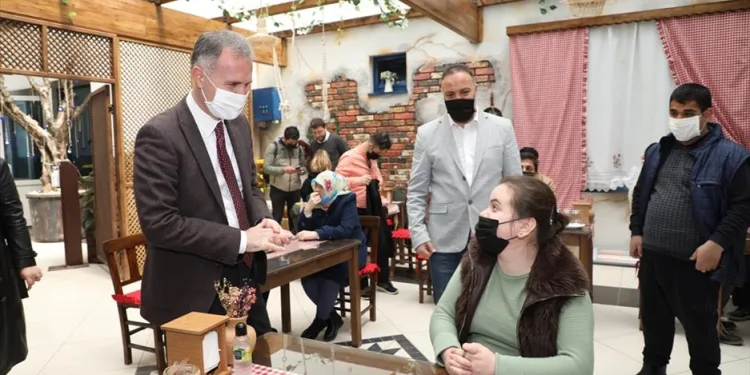 Başkan Taban down sendromlu öğrencilerle bir araya geldi