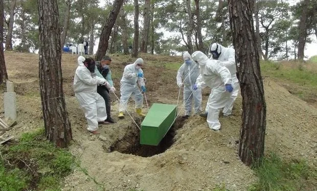 Cenazede 40 kişiye virüs bulaştı