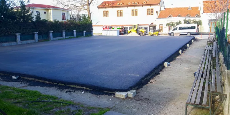 Mudanya basketbol sahası yenileniyor