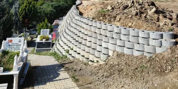 Bursa Gemlik Merkez Mezarlığı’na düzenleme