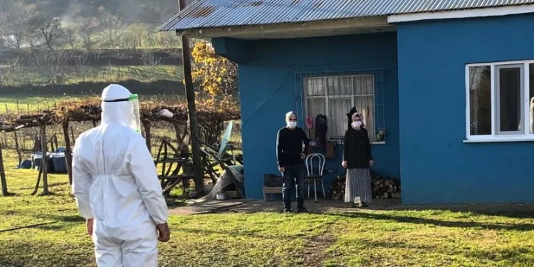 Taziyede yemek yiyen 21 kişi, Covid-19’a yakalandı