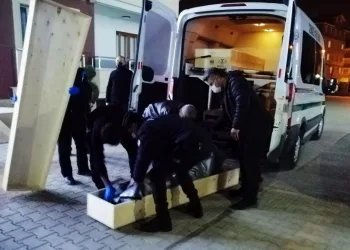 10 yaşındaki oğlunu boğarak öldürdü