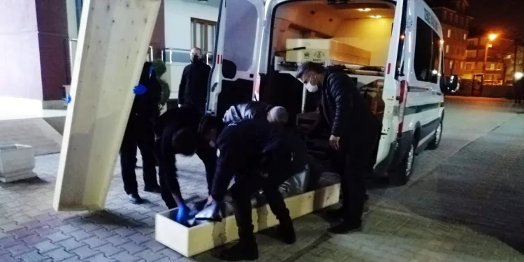 10 yaşındaki oğlunu boğarak öldürdü