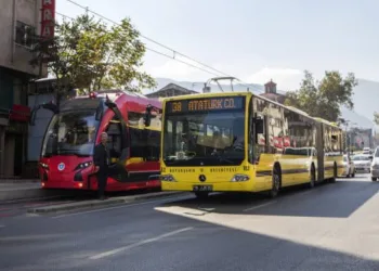 Bursa’da sağlık çalışanlarına ücretsiz ulaşım hakkı uzatıldı