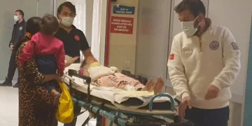 Bursa’da, oyun oynarken kardeşini kolonya döküp yaktı