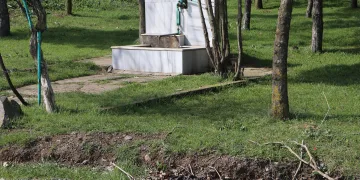 Tartıştığı eşini benzin döküp yaktı
