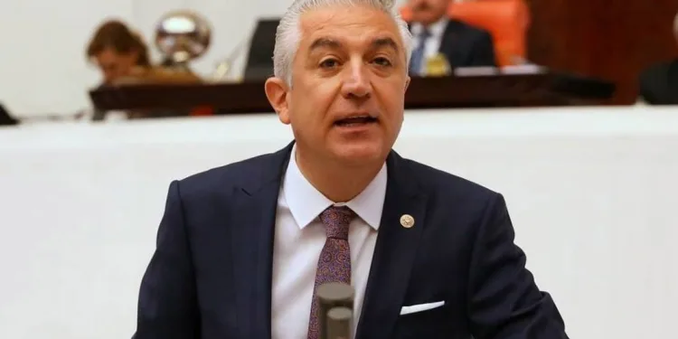 CHP’den istifa eden Sancar’a şantaj soruşturmasında 1’i polis 3 şüpheli tutuklandı