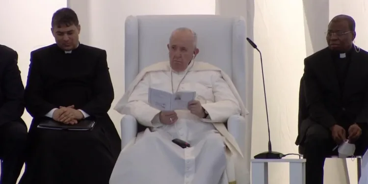 Papa Irak’ta Kuran-ı Kerim dinledi