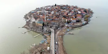 Gölyazı’da sular yükseldi tarihi köy yine ada oldu