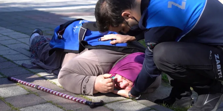 Bursa’da zabıtadan takdir toplayan hareket
