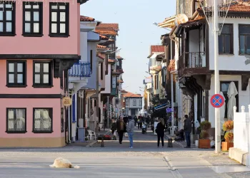 Mudanya Girit Mahallesi esnafı adım atılmasını bekliyor