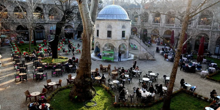 Kapalıçarşı ve Hanlar Bölgesi 4 ay sonra hareketlendi
