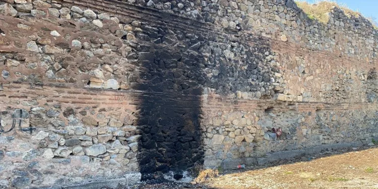 2500 yıllık surlarda ateş yaktılar