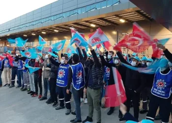 Sendika üyeliği işlerinden etti! Fabrikada üretim durdu
