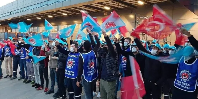 Sendika üyeliği işlerinden etti! Fabrikada üretim durdu