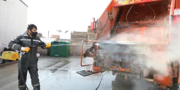 Önce şehri, sonra kendilerini temizliyorlar