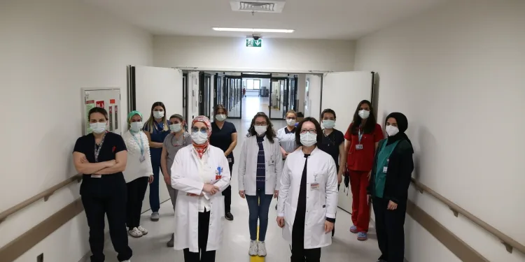 Yanık merkezi kadın sağlıkçılara emanet