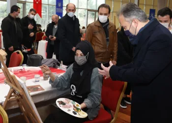 Bursa’da kadınların korona ilacı: Nakış, makrome, resim