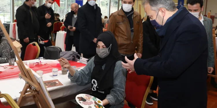 Bursa’da kadınların korona ilacı: Nakış, makrome, resim