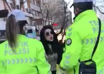 Bursa’da “Kimse bana maske taktıramaz” diye direndi