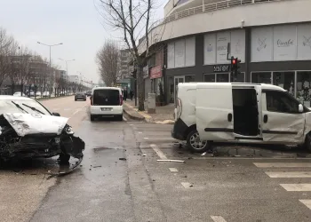 Bursa’da kırmızı ışık ihlali: 9 yaralı