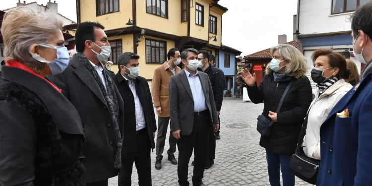 Başkan Dündar Odunpazarı Belediyesi’ni ziyaret etti