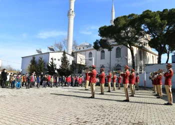 Mustafakemalpaşa Belediyesi Bando Takımı’ndan öğrencilere konser