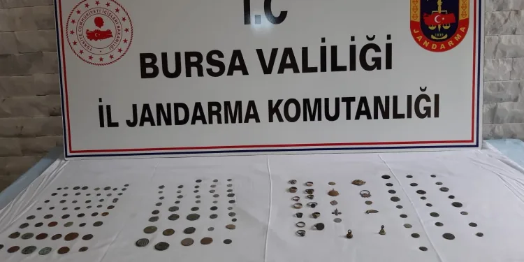 Bursa’da tarihi eser satmaya çalışan 4 kişi yakalandı