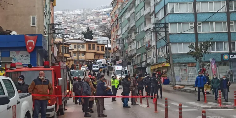 Bursa’da toprak kayması! 60 daire boşaltıldı