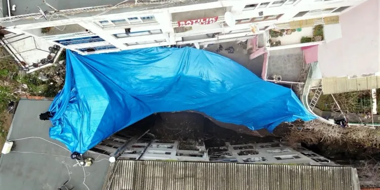 Toprak kaymasının yaşandığı mahalleye brandalı önlem