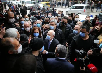 CHP liderine Bursa’da tepki: Muhtar bile olamayacaksınız