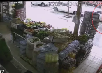 Bursa’da içinde çocuk olan aracı çalmaya çalıştı