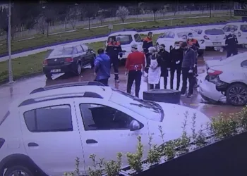 Bursa’da seyir halindeyken tekerleği yerinden fırladı