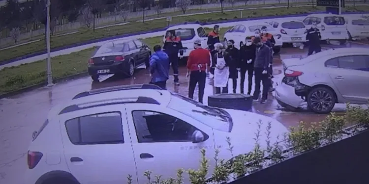 Bursa’da seyir halindeyken tekerleği yerinden fırladı