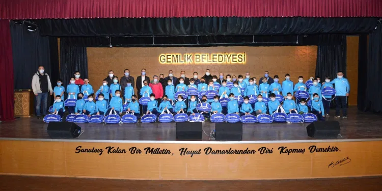 Gemlik Belediyesporlu oyuncular malzemelerine kavuştu