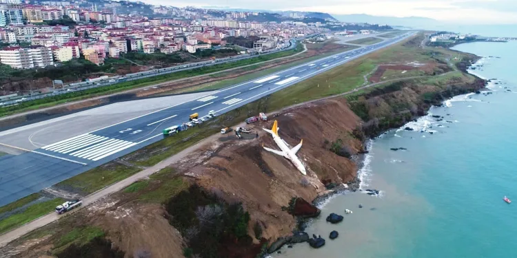 Trabzon’da pistten çıkan uçak pide salonu oluyor
