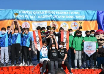 Dostum Oryantiring Takımı başarıdan başarıya koşuyor