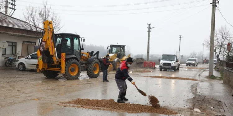 Bursa İnegöl’de yollarda onarım sürüyor