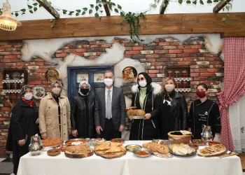 Ünlü fenomen Bursa İnegöl’ün lezzetlerini tattı