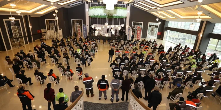 İnegöl’de en düşük işçi maaşı 3 bin 715 TL oldu