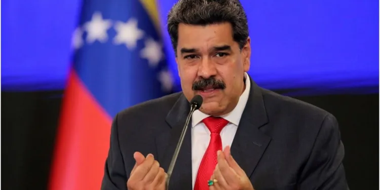 Maduro: Aşı karşılığı petrol vermeye hazırız