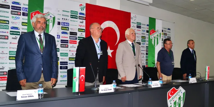 Bursaspor Divan Kurulu, Başkan Erkan Kamat ve yönetimini istifaya davet etti