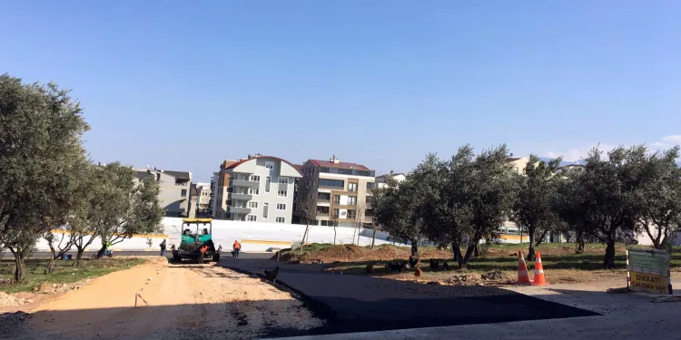 Osmangazi’de yeni açılan yollar asfaltlandı