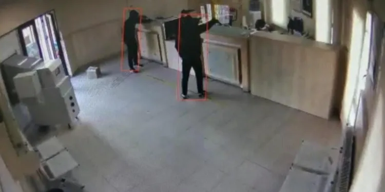 Bursa’da PTT’yi soyan ikili tutuklandı