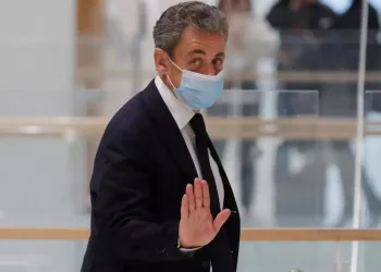 Eski Fransa Cumhurbaşkanı Sarkozy’e yolsuzluktan hapis cezası