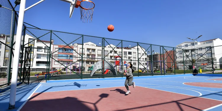 Osmangazi gençleri potayla buluşturuyor
